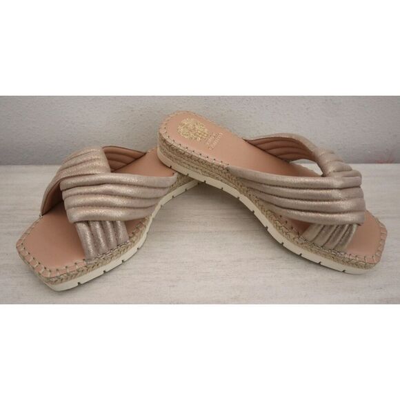Vince Camuto WMN Sz 9W Beige/Egyptian Gold Channel-Quilted Melysa Leather Sandal - Picture 13 of 14